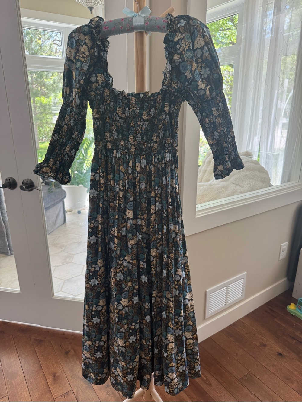 DÔEN Floral Smocked Maxi Dress Small Blue Puff Sleeve Cottagecore - Picture 4 of 5